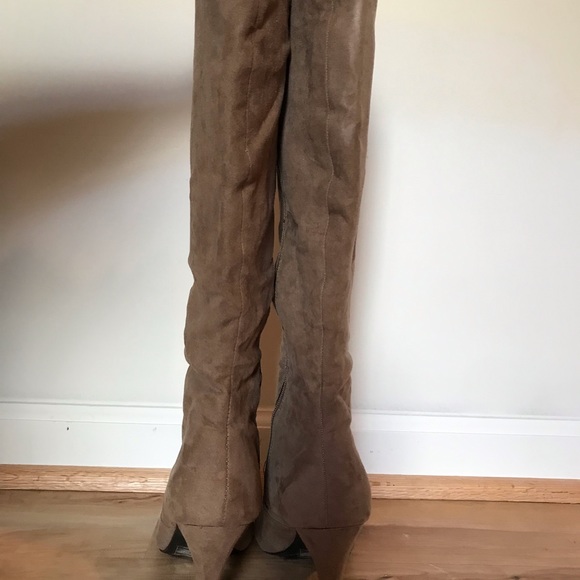 Tan, suede, high-heeled boots - Picture 2 of 4